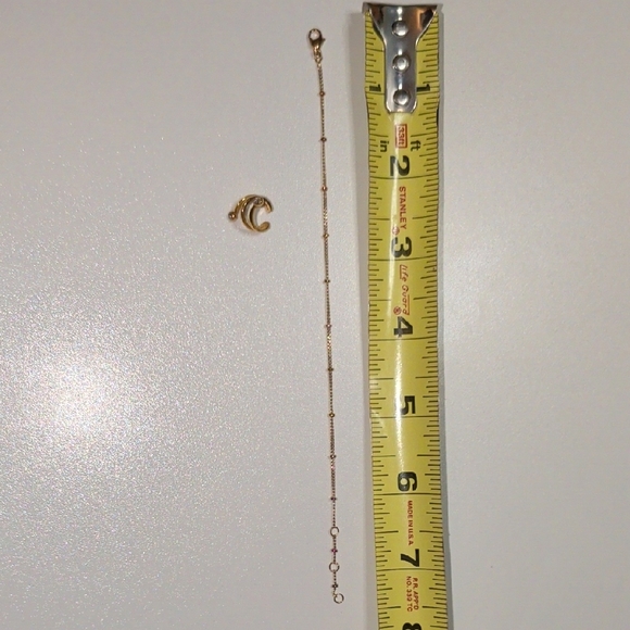 EarCuff Gold-tone and Dainty Bracelet Gold-tone - Picture 5 of 6